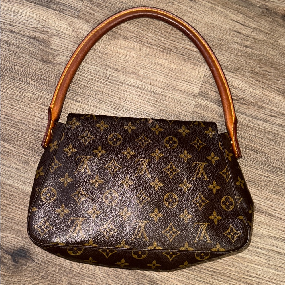 Louis Vuitton Monogram Canvas Mini Looping bag - Picture 2 of 8